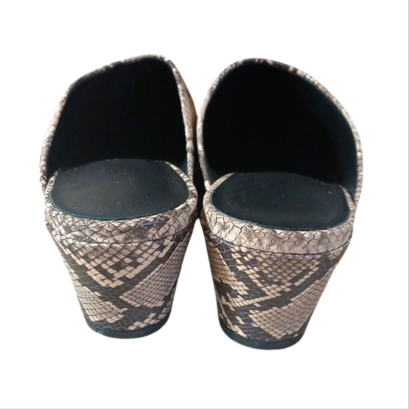 VINCE Baxley Snake Embossed Leather Slip On Mule in Taupe size 7.5 M - Picture 7 of 10